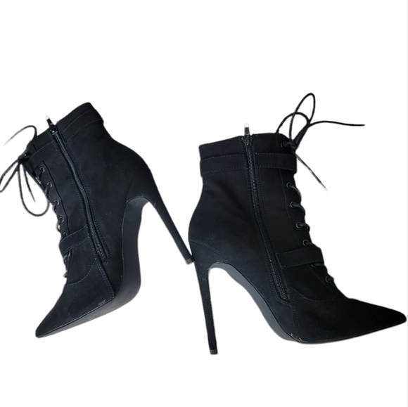 Shoe Dazzle Maxwell Lace-Up Pointed Toe Black Witch Bootie Size 7 - Picture 8 of 12